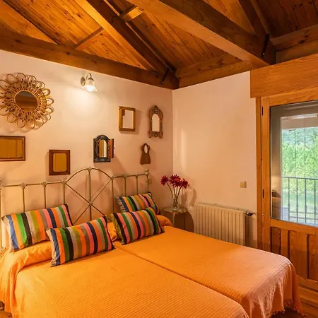 Casa El Herragu * El Arenal (Castile and Leon)