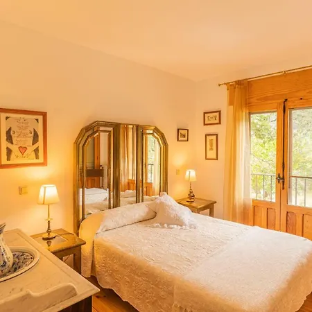 Casa El Herragu * El Arenal (Castile and Leon)